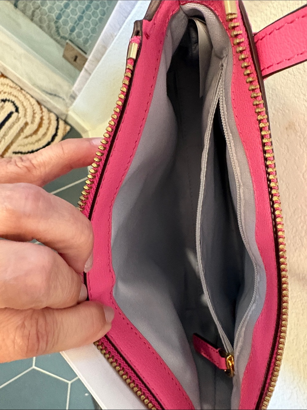 Marc Jacobs Hot Pink Leather Crossbody Bag with Gold Hardware - Picture 3 of 5